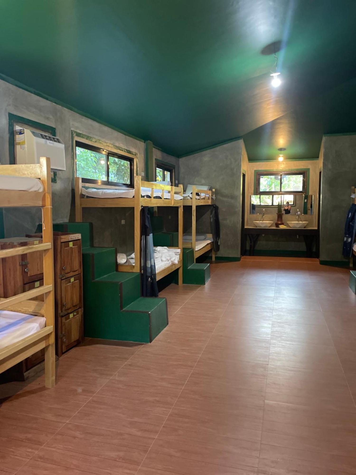 Chelle'S Guesthouse And Backpackers Сикихор Экстерьер фото