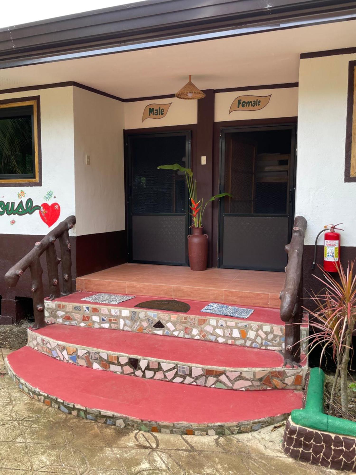 Chelle'S Guesthouse And Backpackers Сикихор Экстерьер фото