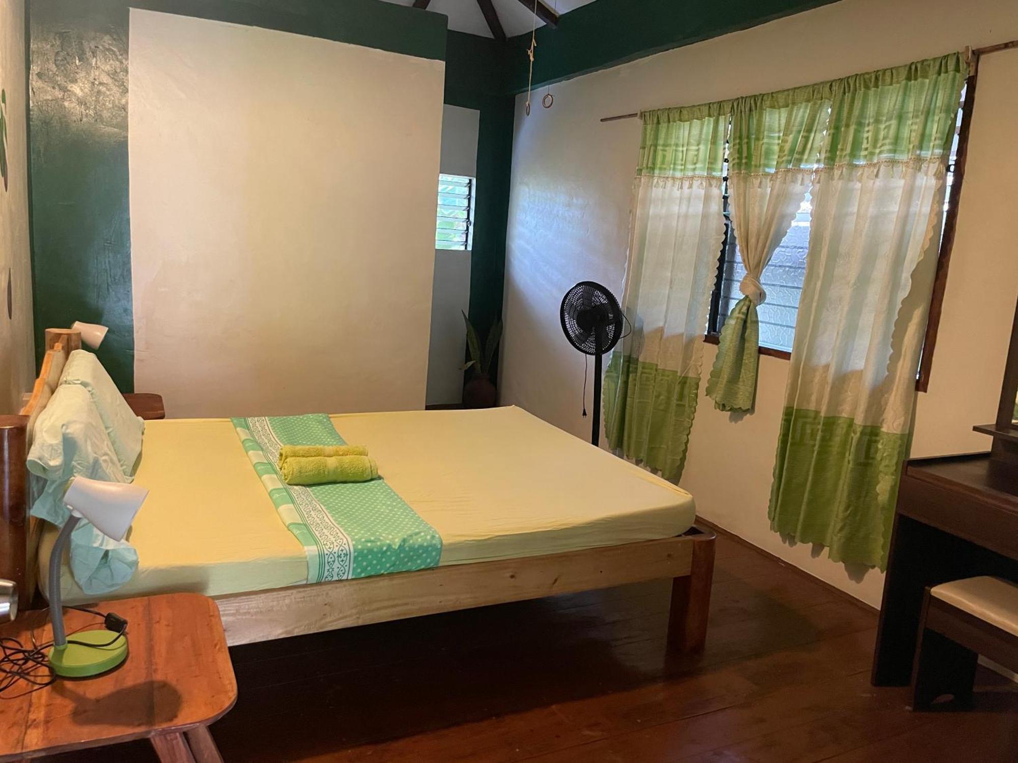 Chelle'S Guesthouse And Backpackers Сикихор Экстерьер фото