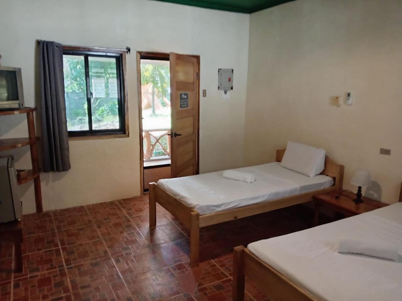 Chelle'S Guesthouse And Backpackers Сикихор Экстерьер фото
